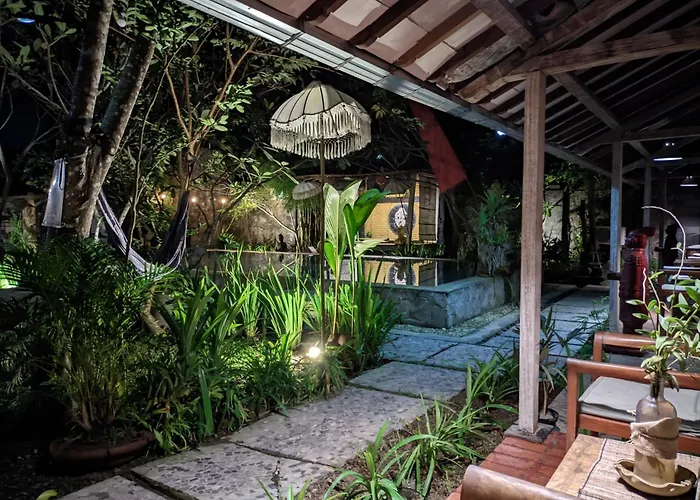 Astuti Gallery Homestay